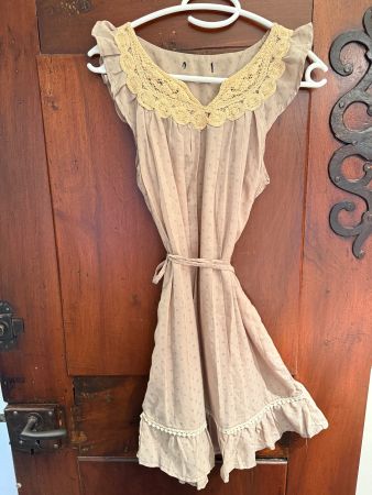 Damen Kleid 100% Baumwolle beige mit Spitzenbesatz