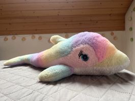 Neuwertiges Regenbogen Delfin Stofftier, ca. 65cm lang
