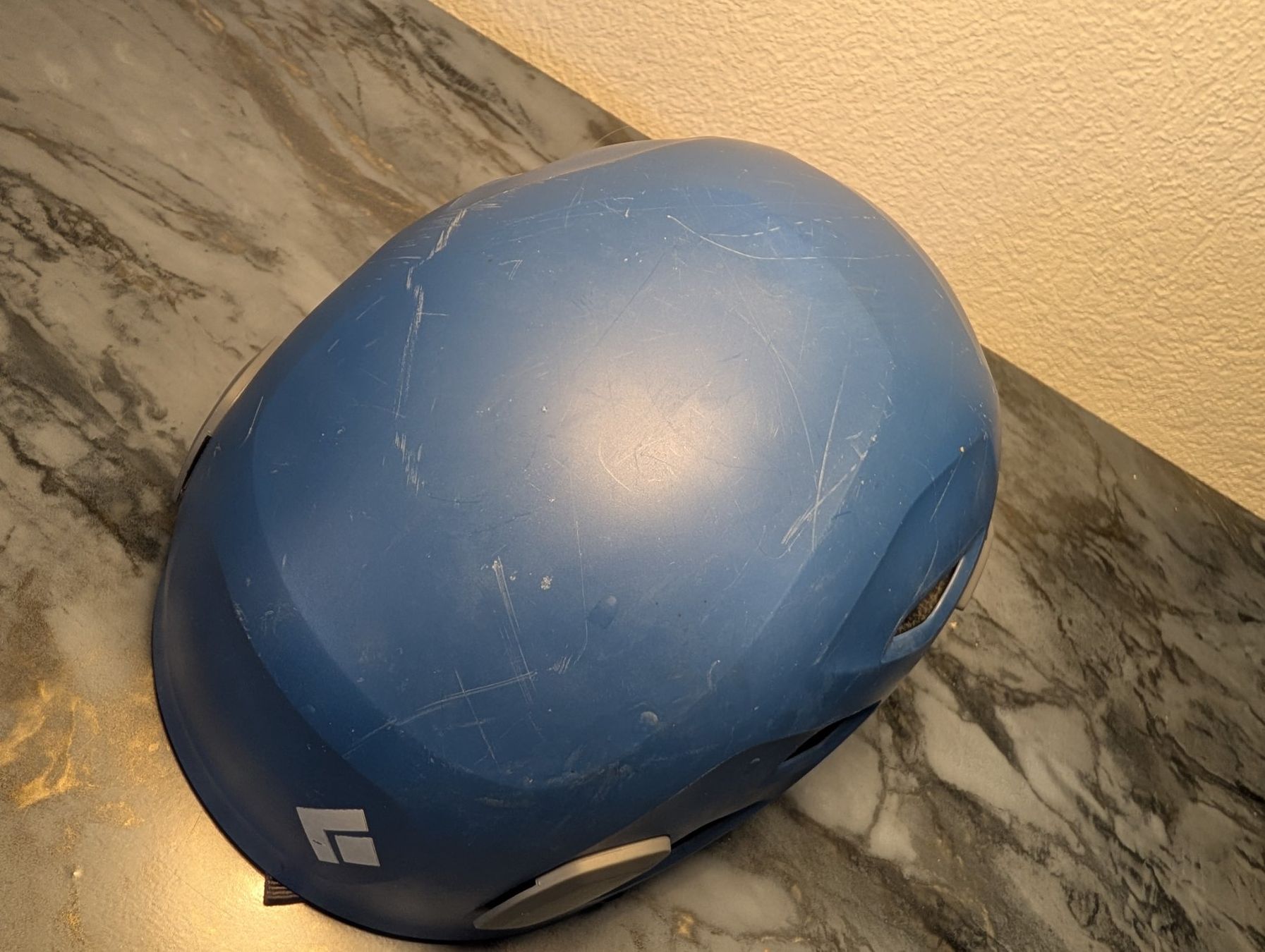 Black Diamond Helme: Kletterhelm Black Diamond – Gebraucht aus Urdorf von she_8mt6 1