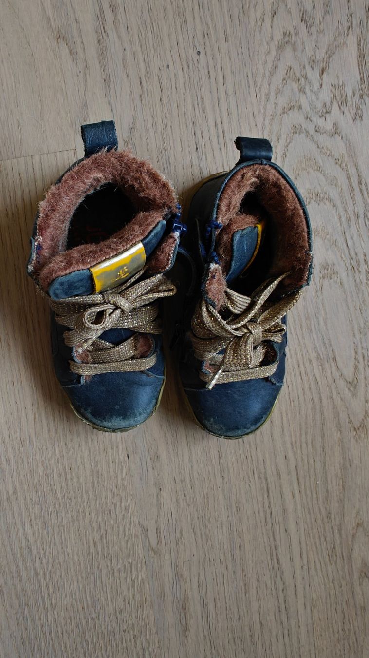 Scarpe per ragazzi: Warme Schuhe, Gr 24 – Usato da Zürich venduto da ElizavetaT 2