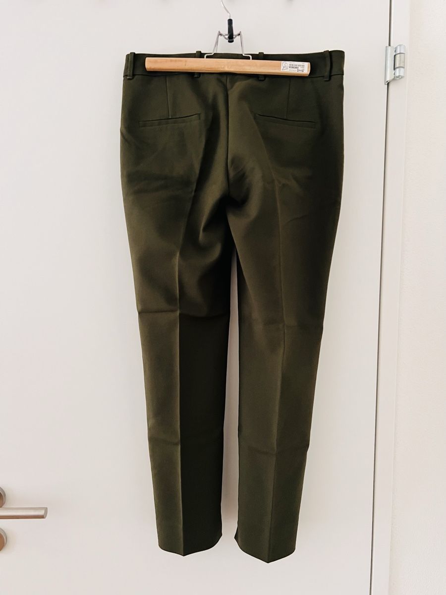 Zara Pantaloni: Olive Green Trousers – Usato da Obbürgen venduto da szu_vtz9 1