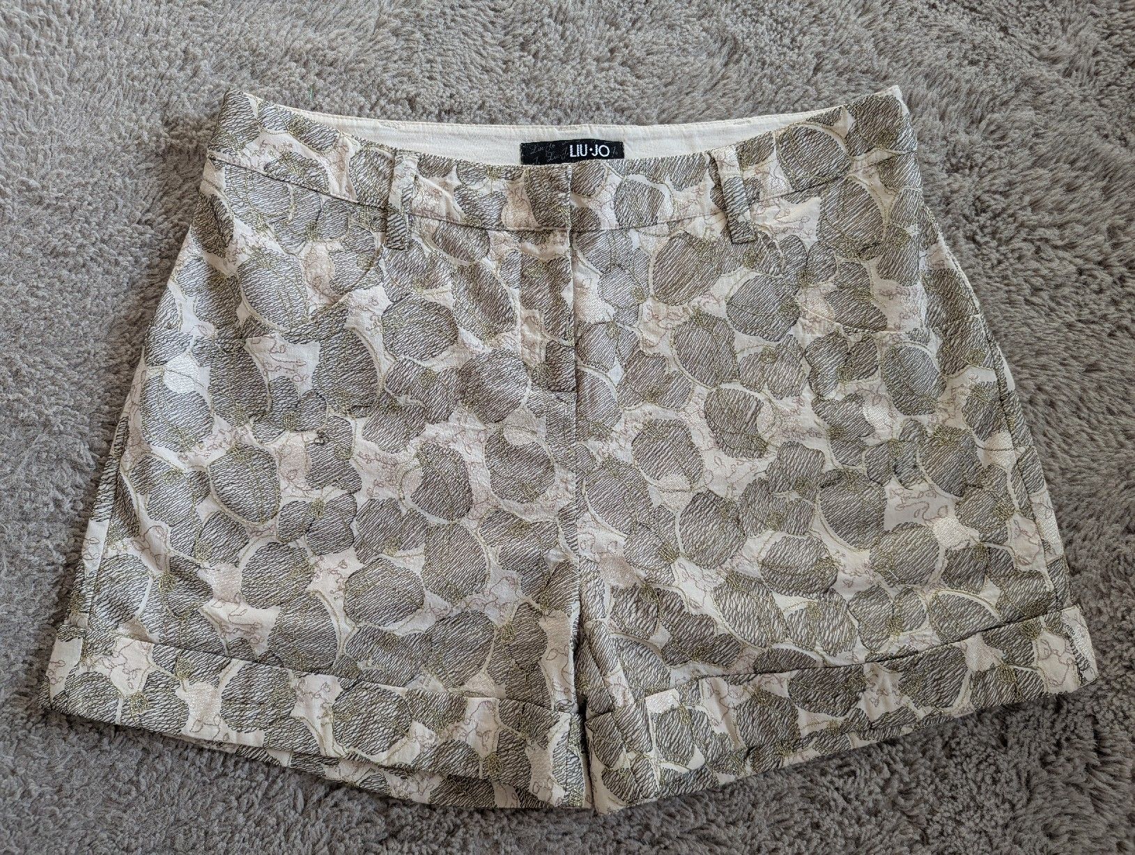 Liu Jo Pantaloni: short liu jo 40 – Usato da Montreux venduto da dem_gyt9