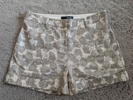 short liu jo 40