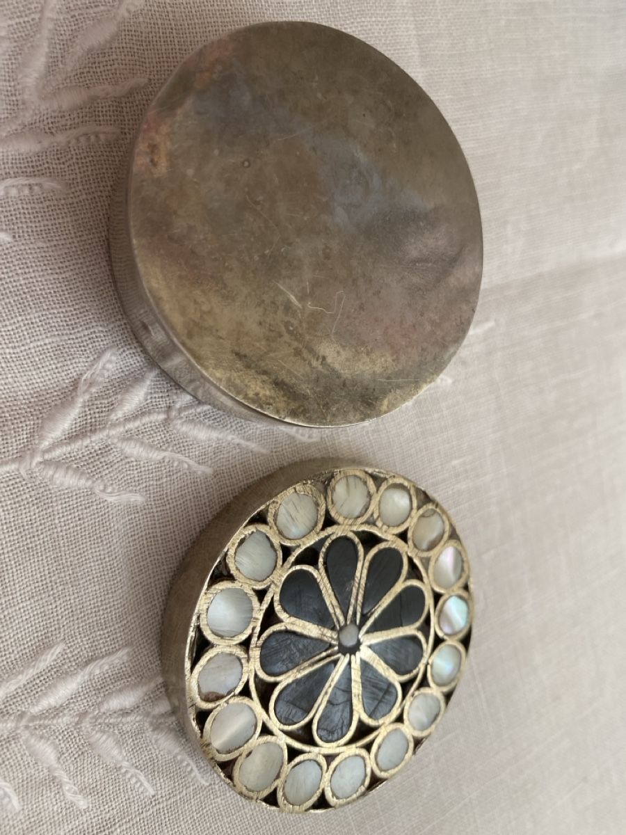 Tutte le decorazioni: Silber Dose mit Perlmutter, alt – Usato da Adliswil venduto da luzia31 3
