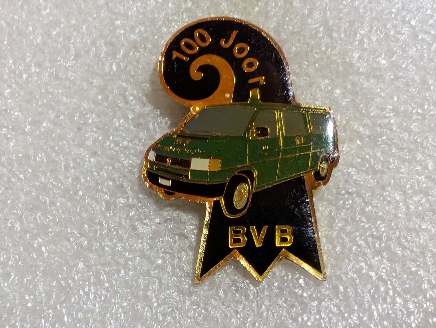 Plaketten & Abzeichen: Ansteckpin 242: BVB – Gebraucht aus Oppligen von Pin-Fall-Shop