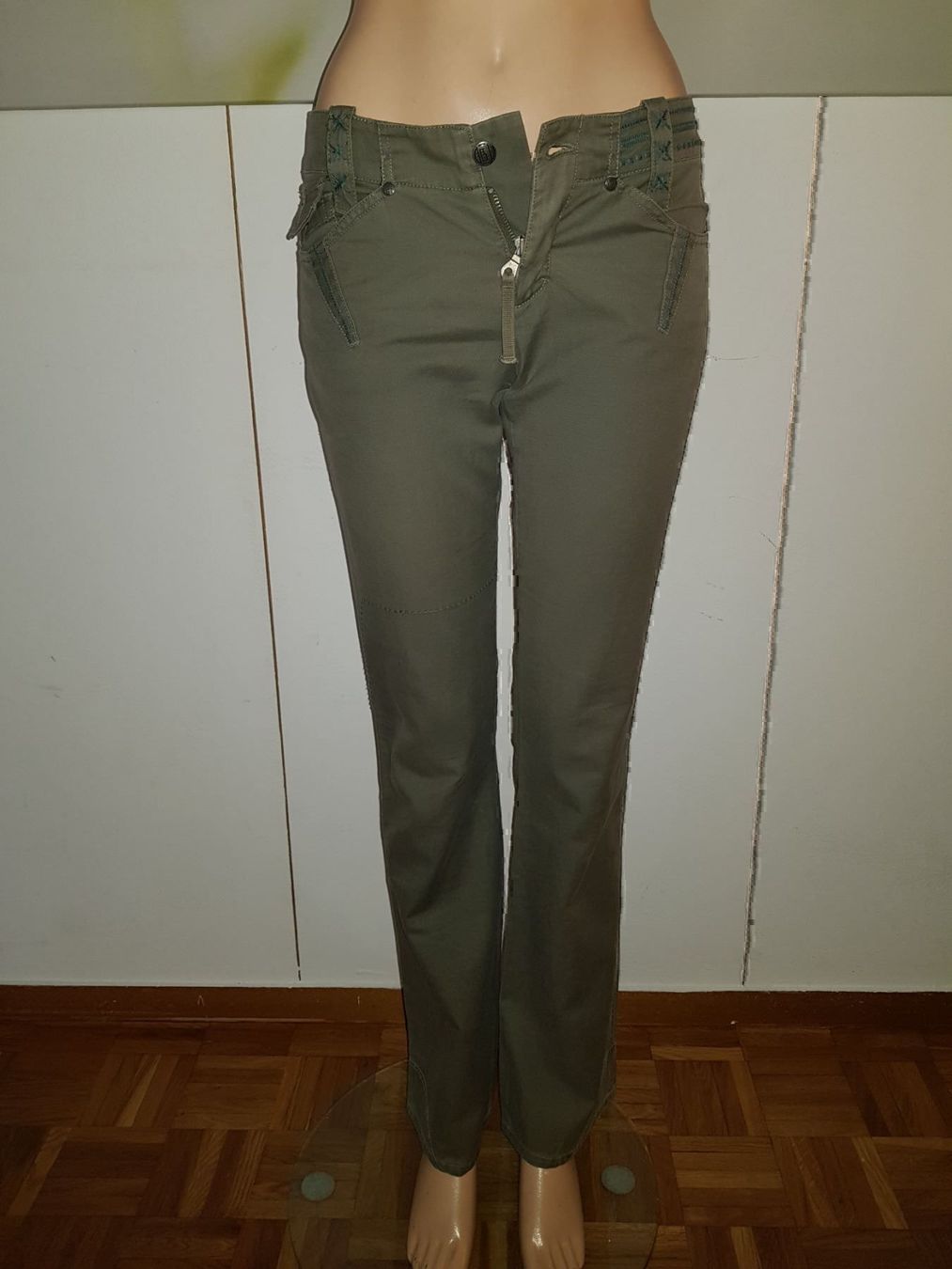 Diesel Jeans: DIESEL Jeans taille / Grosse 26 – Usato da Cossonay-ville venduto da Super-Price-Quality