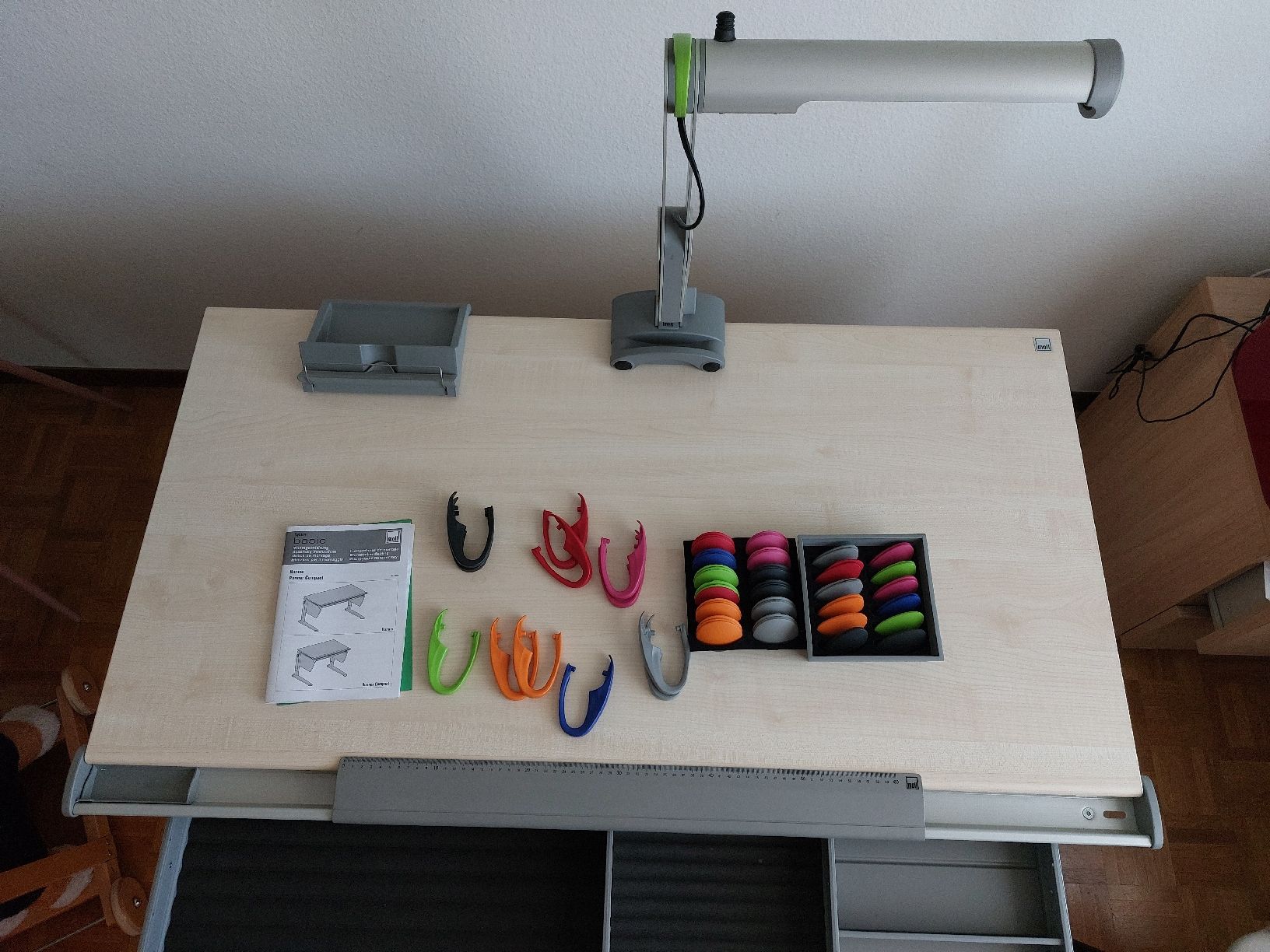 Moll Scrivanie: Tavolo da disegno Moll Runner Compact,  lampada e accessori – Usato da Rütihof venduto da Paparang 1
