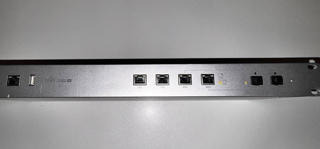 Firewall: UniFi Security Gateway USG-PRO-4 – Usato da Zürich venduto da geminyone80 1