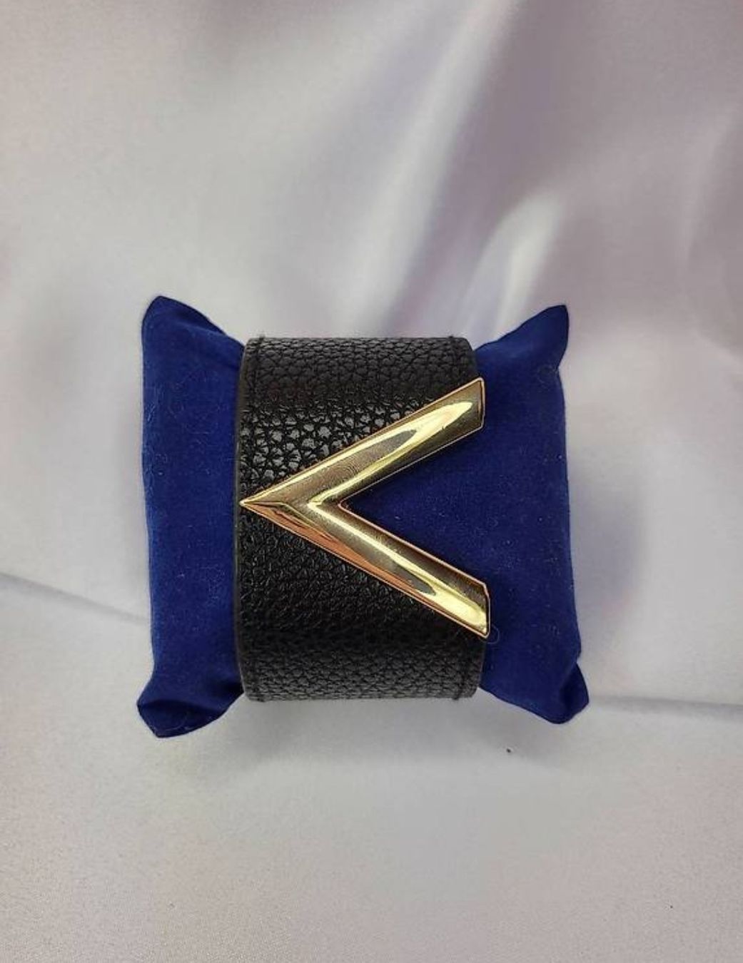 Armbänder & -reifen: NEUE schwarze Armband – Neu und originalverpackt aus Hellbühl von d.d.d.125
