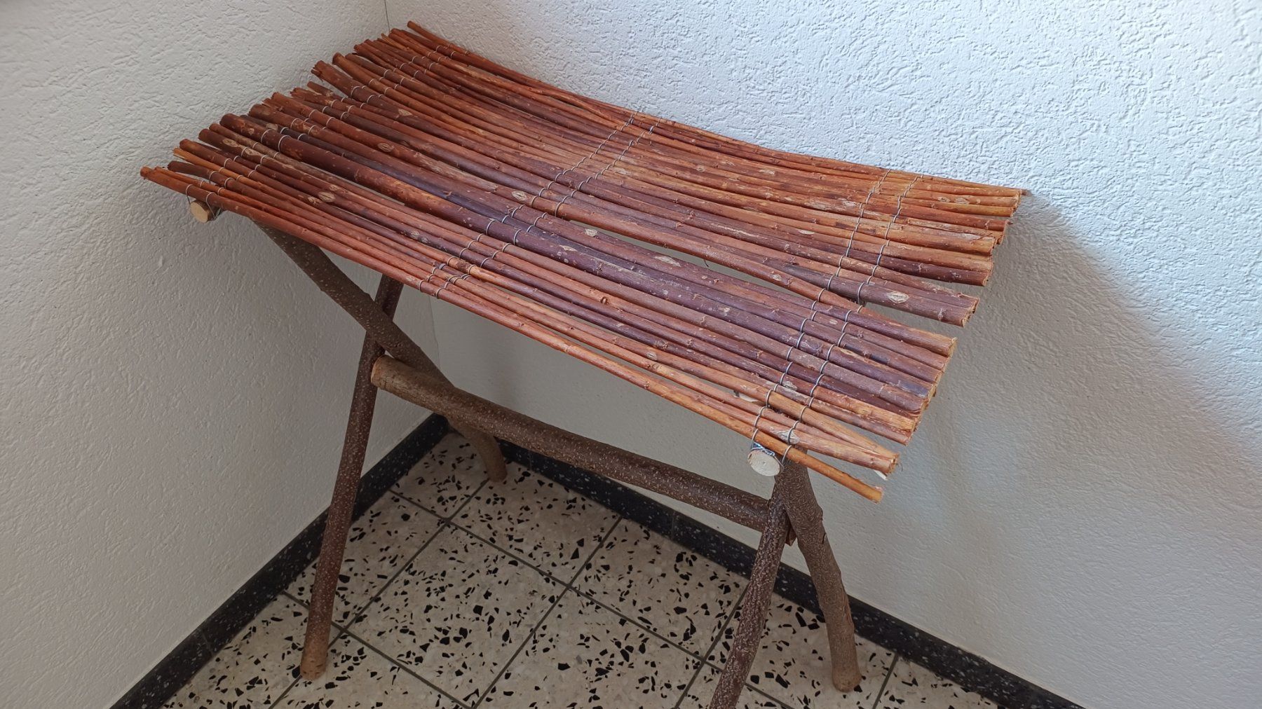 Pots de fleurs: Handgefertigter Tisch – D'occasion à Kloten par tre_5758 3