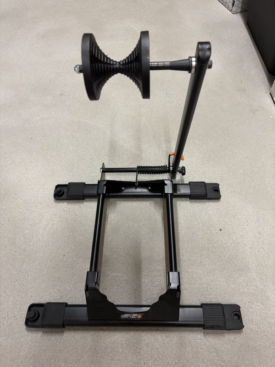 Cavalletti per biciclette: Bicycle stand Super B black good condition – Usato da Wettingen venduto da BAG4478