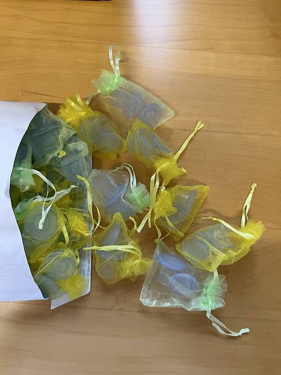 Scarpe da uomo: 100 pz Copritacchi di 3 misure  – Usato da Lugano venduto da club.888 2
