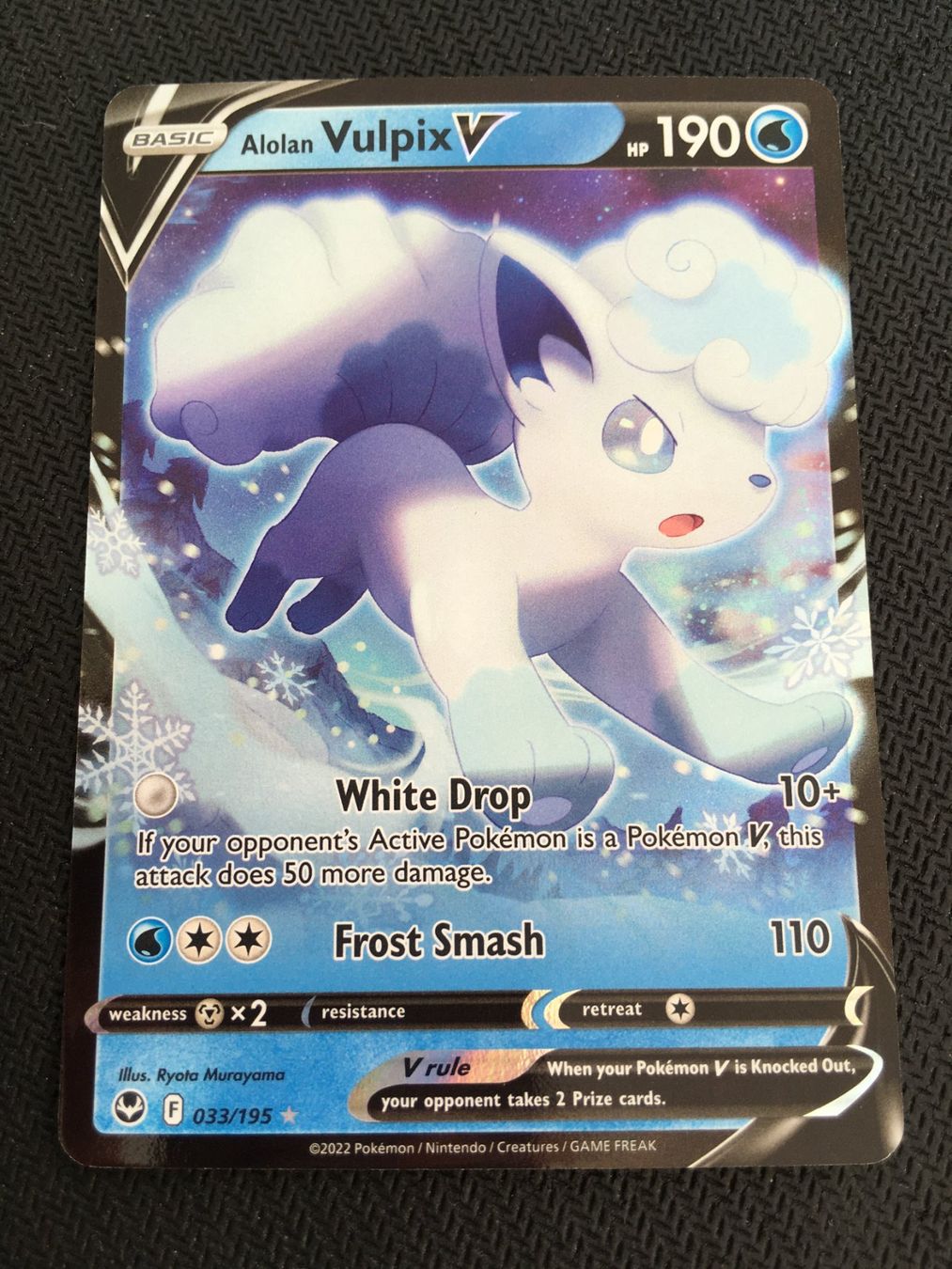 Pokémon Cartes à collectionner: Pokémon - Alolan Vulpix V - SIT 033 - Silberne Sturmwinde EN – Neuf (Voir description) à St.Gallen par Punktchen01