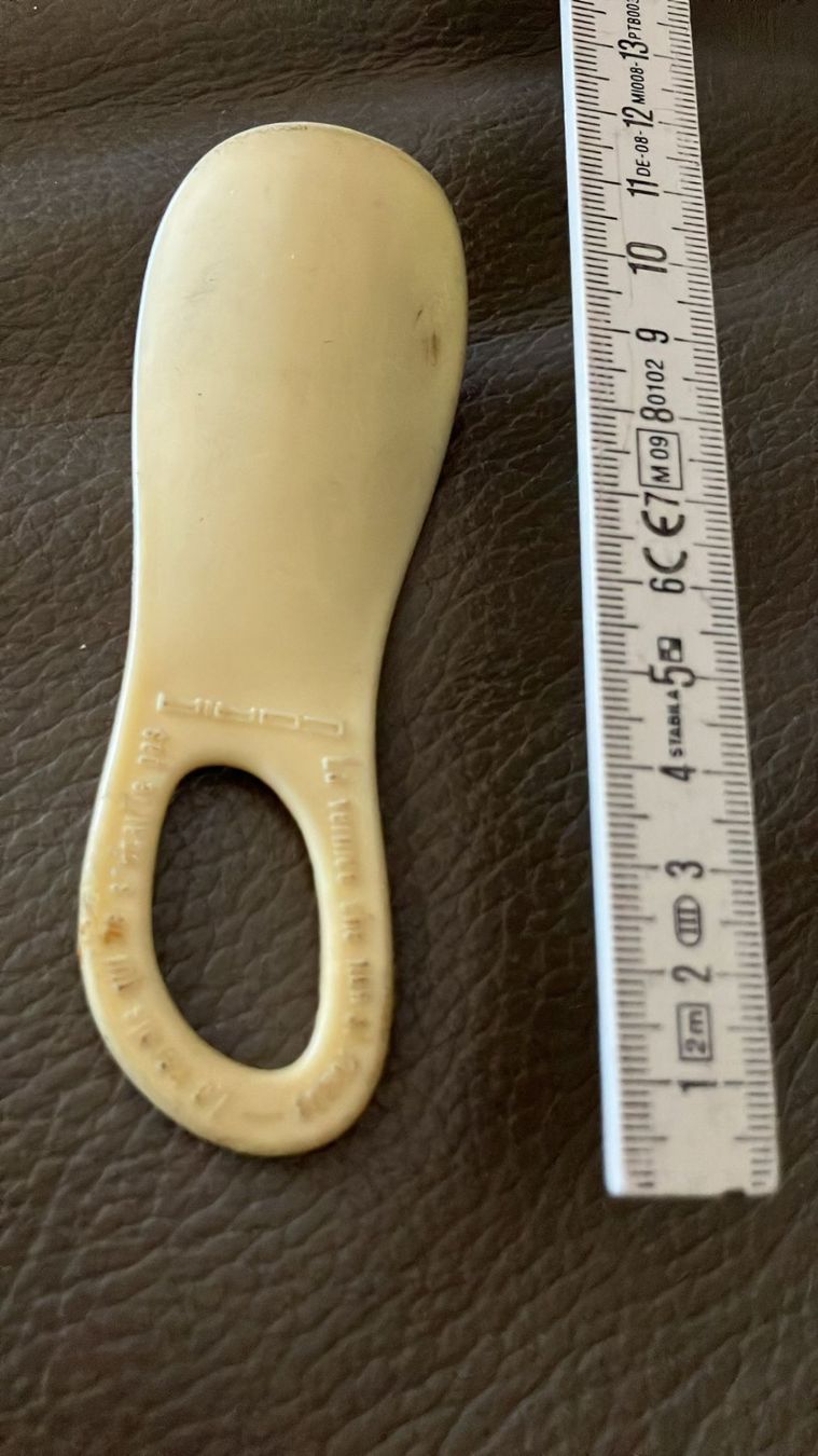 Altro in  Abbigliamento & Accessori: Calzascarpe in plastica bianca – Usato da Melano venduto da H-Sara 1