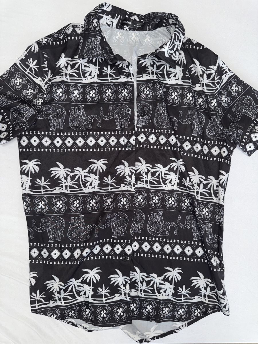 Shein Chemises: SHEIN HEMD MIT MUSTER GR. S – D'occasion à Winterthur par fij_f65r 1