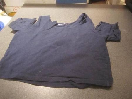 T-Shirt ca. Gr S, dunkelblau, getrennte