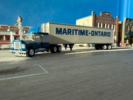 Mack RS 700 Maritime-Ontario + Trailer  1966 Brekina H0 1/87