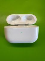 Apple AirPods Pro 1 charging case (A2190).