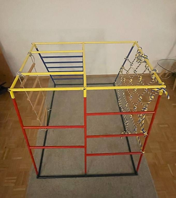 Pareti & prese d'arrampicata: Gym intérieure pour les enfants 1-6 ans – Usato da grand Lancy venduto da elv_5qtq 3