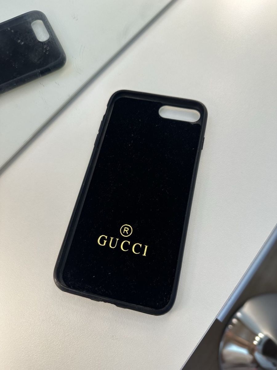 Gucci Cover & Protezioni schermo: iPhone 7/8 Plus Case Gucci Black Used – Usato da Zürich venduto da Isabella123 1