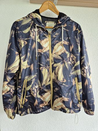 Pull&Bear Jacke mit Blätterprint, Grösse L