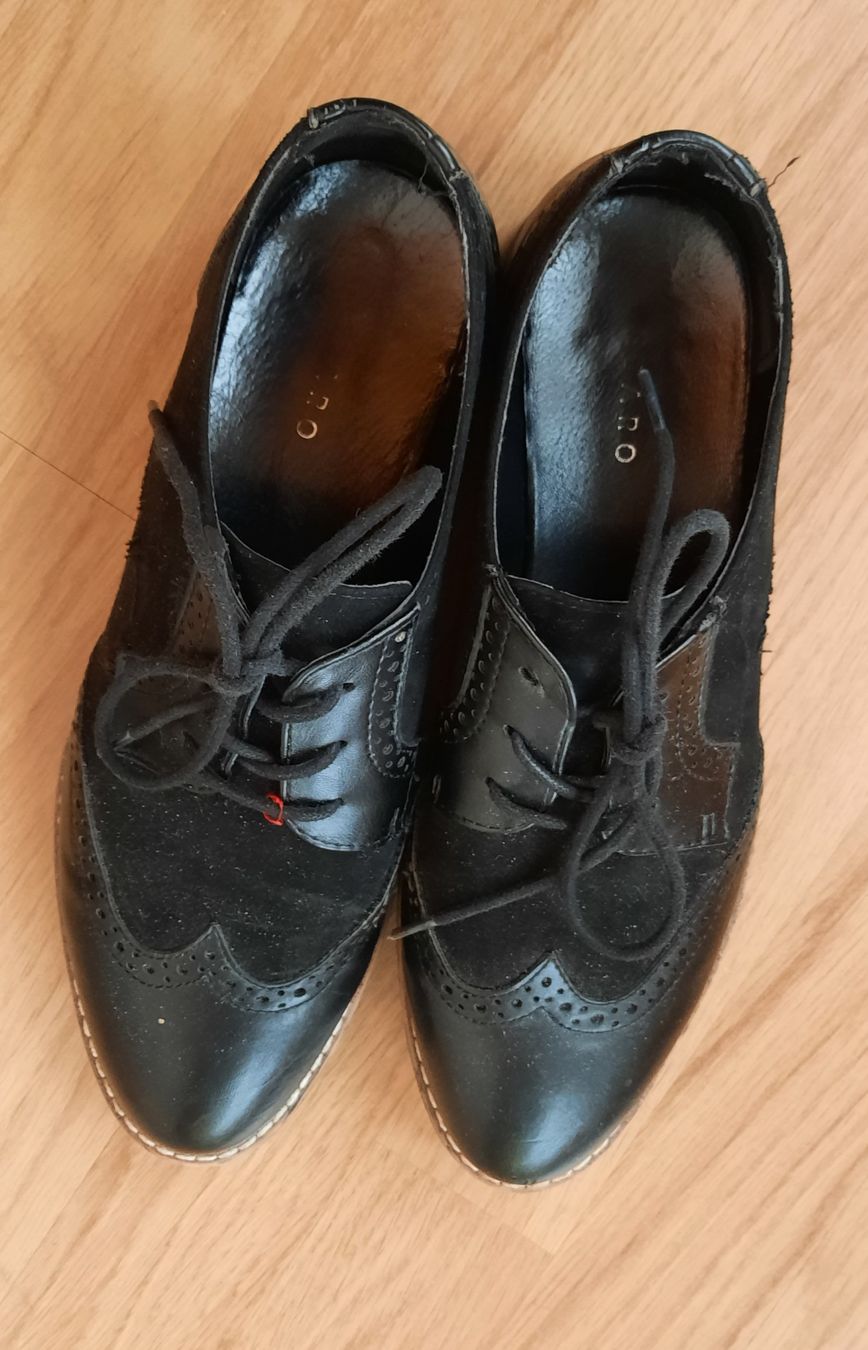 Scarpe da uomo: Schwarze Schnuerschuhe, Gr. 40, Echtleder, Top – Usato da BRUNNEN venduto da Sole21