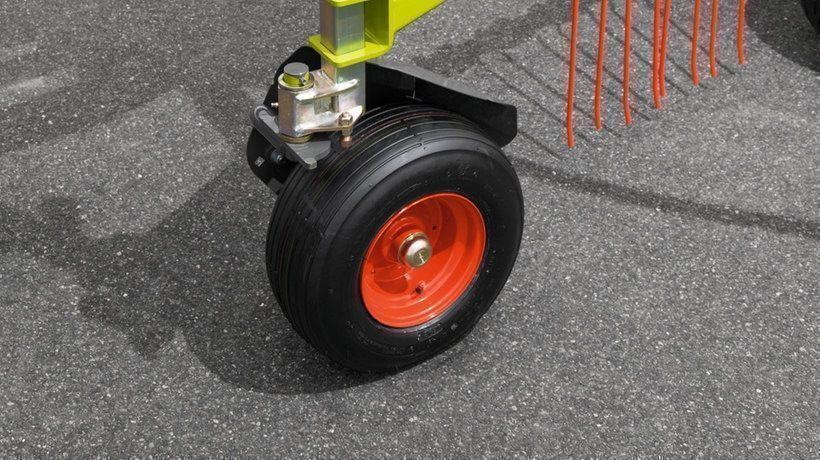 Claas Raccolta foraggio grezzo: Kreiselschwader CLAAS Liner 370 – Nuovo (secondo la descrizione) da Alpnach Dorf venduto da Wigger-Service 5