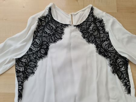 elegante Bluse mit Spitze, auch Versand möglich