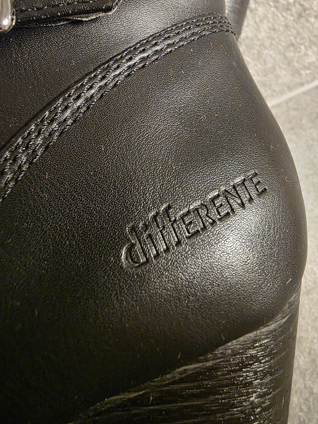 Damenschuhe: Schwarze Stiefeletten, Grösse 38 – Gebraucht aus Toffen von ver_x68f 1