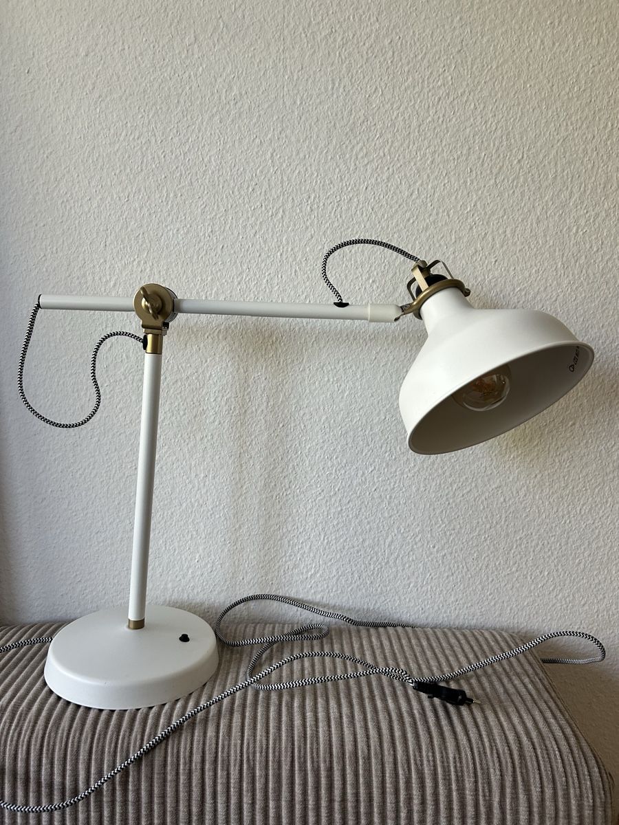 Ikea Lampade: Tischleuchte – Usato da Zürich venduto da nin_lisan97 1