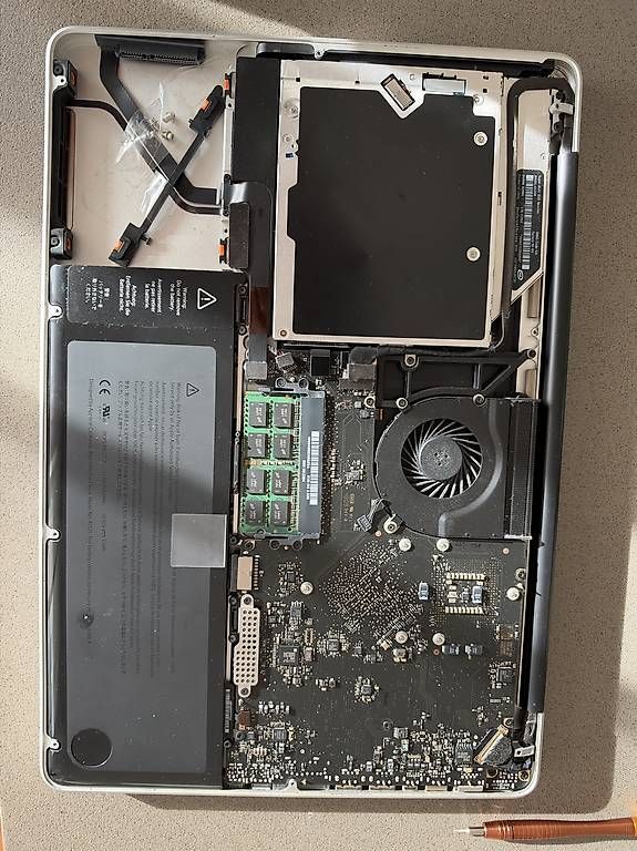Portables: Apple MacBook Pro 15  Bastler  – Défectueux à Steinach par duju2018 4