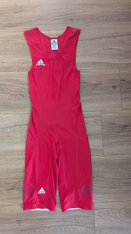 Leibchen & Hosen: Adidas Herren - Ringertrikot / Einteiler - Gr. S - rot – Gebraucht aus Unterendingen von soern2000