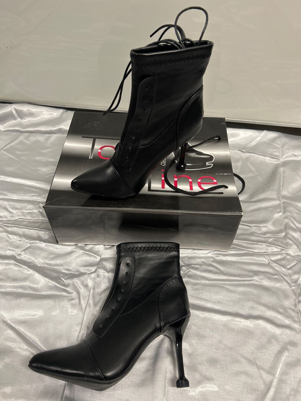 Scarpe da donna: Stiefeletten schwarz Gr 35 Neu – Nuovo e nell'imballaggio originale da Regensdorf venduto da Spyke55