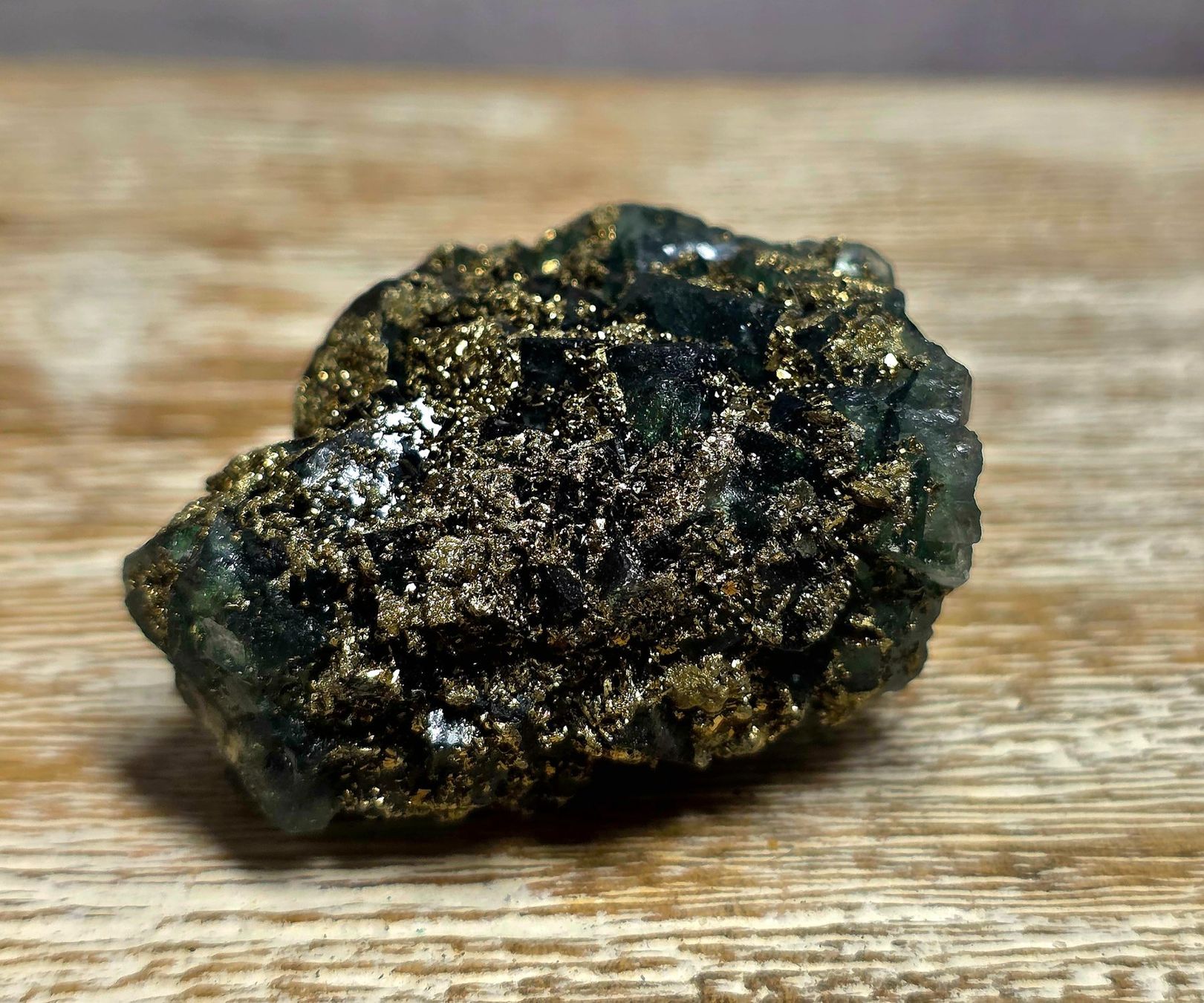 Minerali & Pietre curative: Fluorit mit Pyrit 80g – Nuovo e nell'imballaggio originale da Matzingen venduto da Shay_Crystalz
