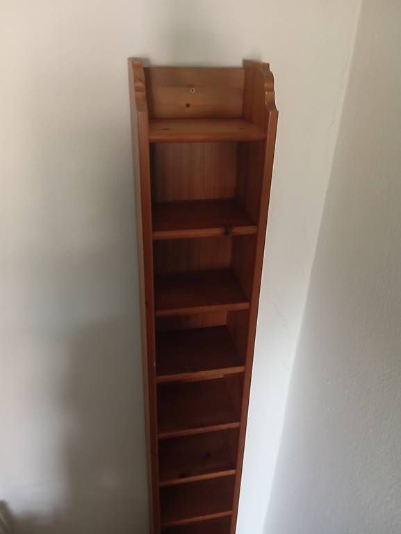 Scaffali: Schmales Büchergestell – Usato da Basel venduto da Petergunn 1