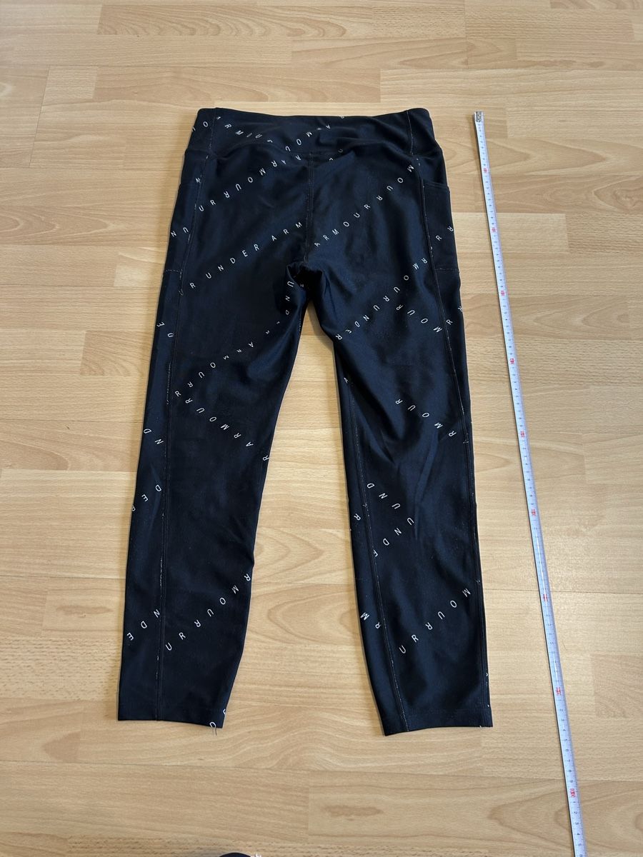 Under Armour Pantaloni: Under Armour Damen Sporthose, Gr. M – Usato da Biel/Bienne venduto da SandraDG 1