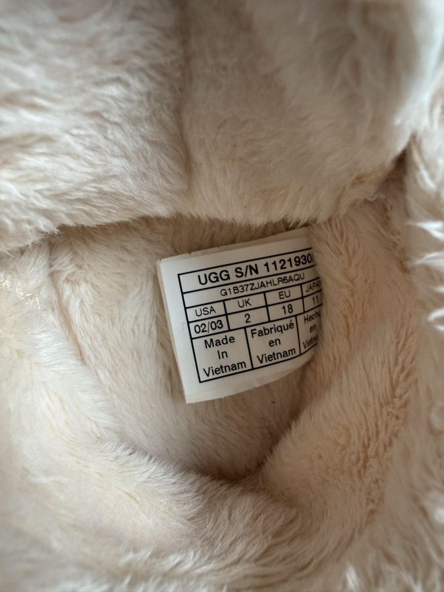 Ugg Schuhe für Jungen: UGG Hausschuhe 18 – Neu (gemäss Beschreibung) aus Zürich von WomenMenKidsClothes 3