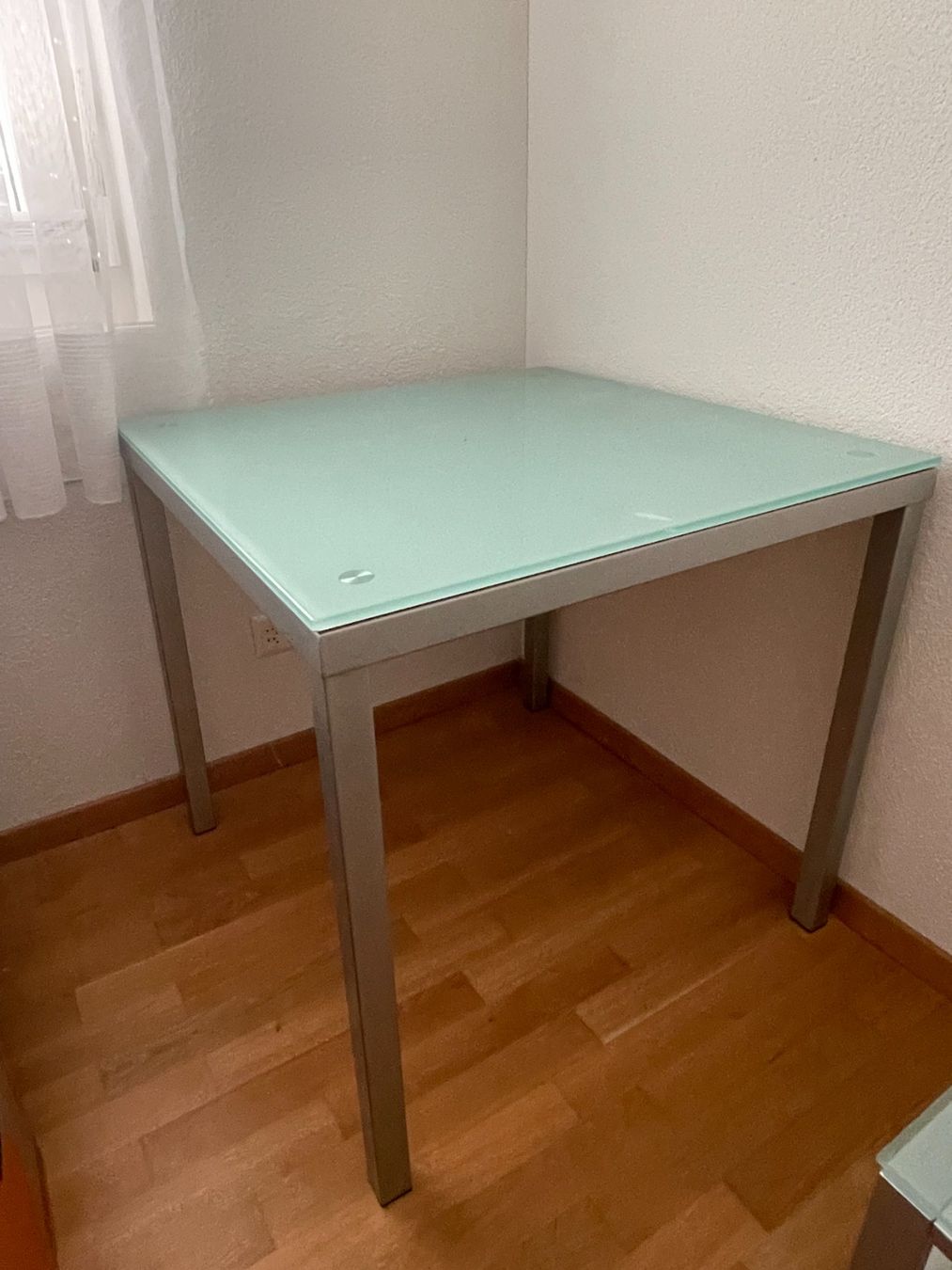 Tavoli: Glastisch – Usato da Schwyz venduto da hug_8khz