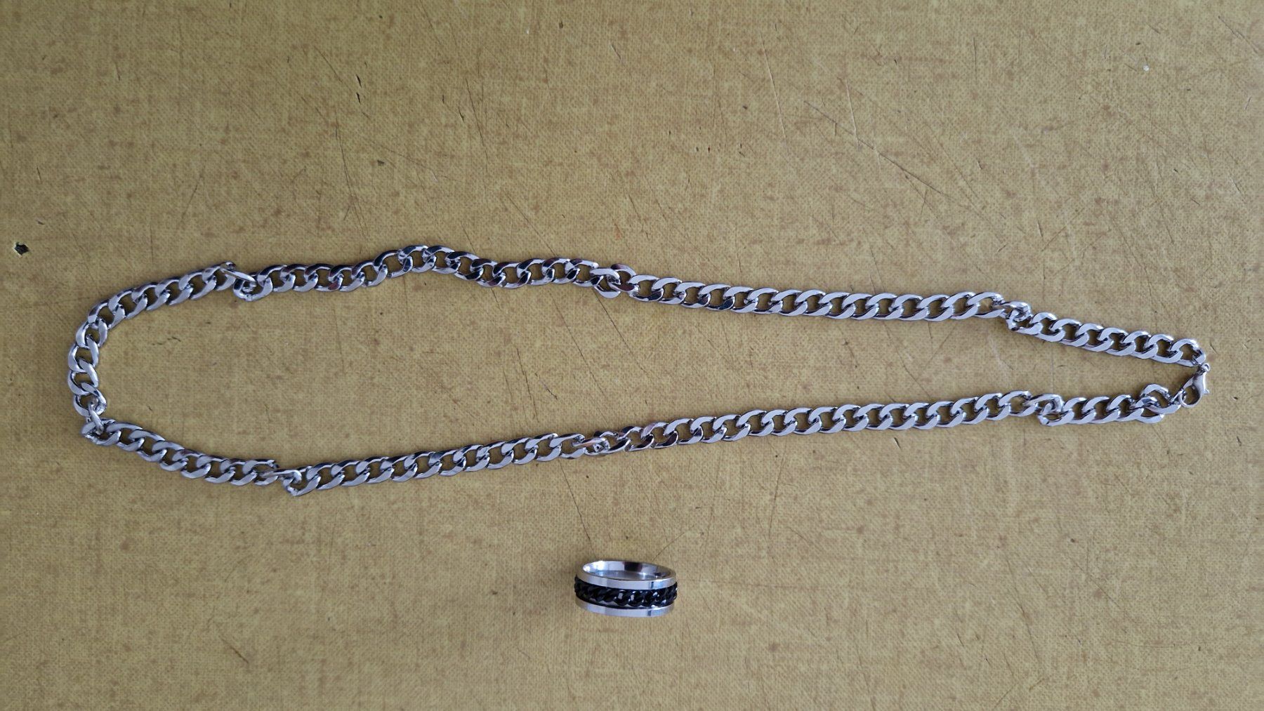Anelli: Kette Ring Edelstahl Curb Chain Panzerkette Spinnerring – Usato da Laufen venduto da nostalgie0811