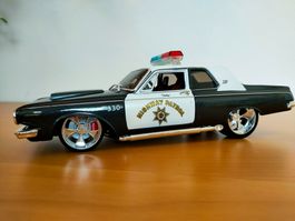 Modellauto Dodge Highway Patrol 330 , von MAISTO , 1/18