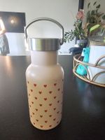 Bouteille isotherme enfant rose motif coeurs petite taille