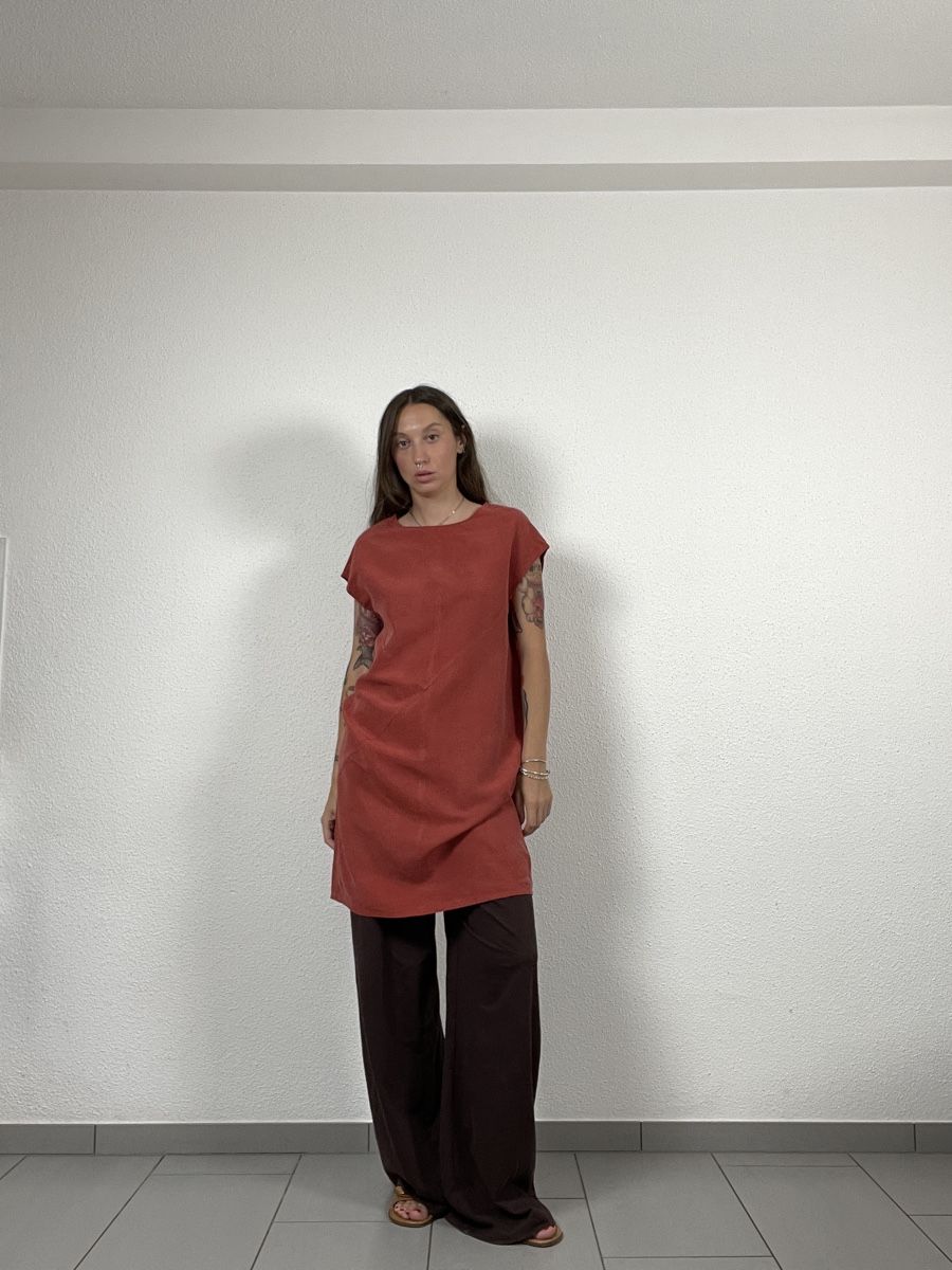 Stefanel Vestiti: Stefanel Oversized Brick Red Linen-Blend Dress – Usato da Knonau venduto da Grapesvintage 1