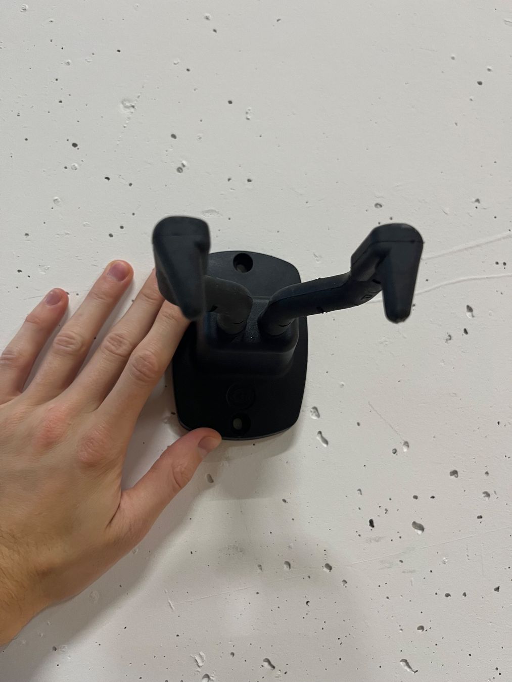 Supporti a parete: Wandhalterung Gitarre – Usato da Zürich venduto da ZippZapp 2