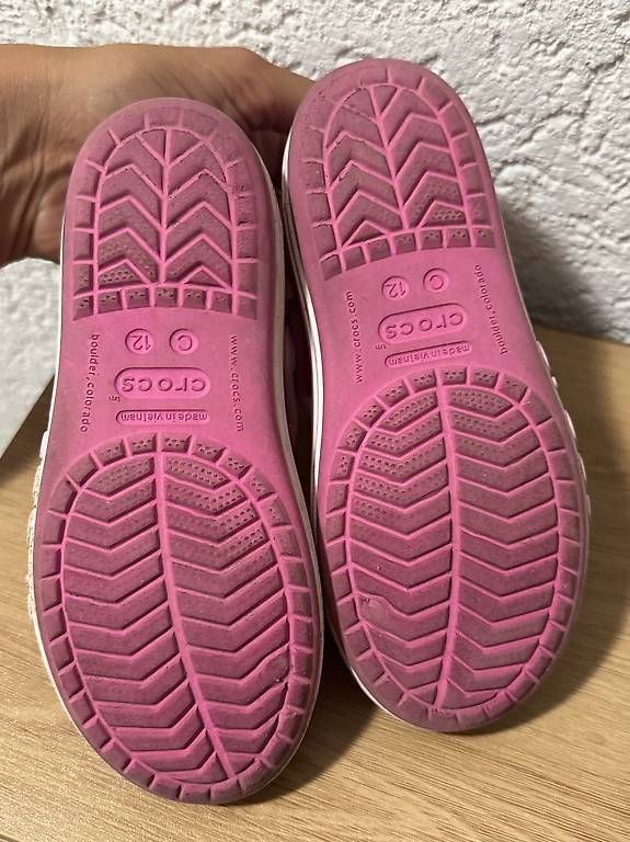 Schuhe für Mädchen: Crocband Crocs Rose C12 – Gebraucht aus Clarens von Azure1982 2
