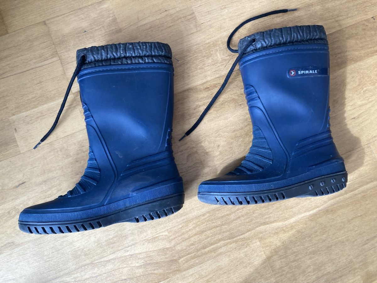 Spirale Scarpe da uomo: Gefütterete Gummistiefel Spirale Gr. 31 – Usato da Jona venduto da rahelg83