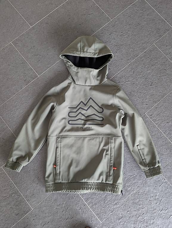 Jacken & Mäntel: Softshell Protest Grösse 152 – Gebraucht aus Allmendingen b. BE von fab_xg27