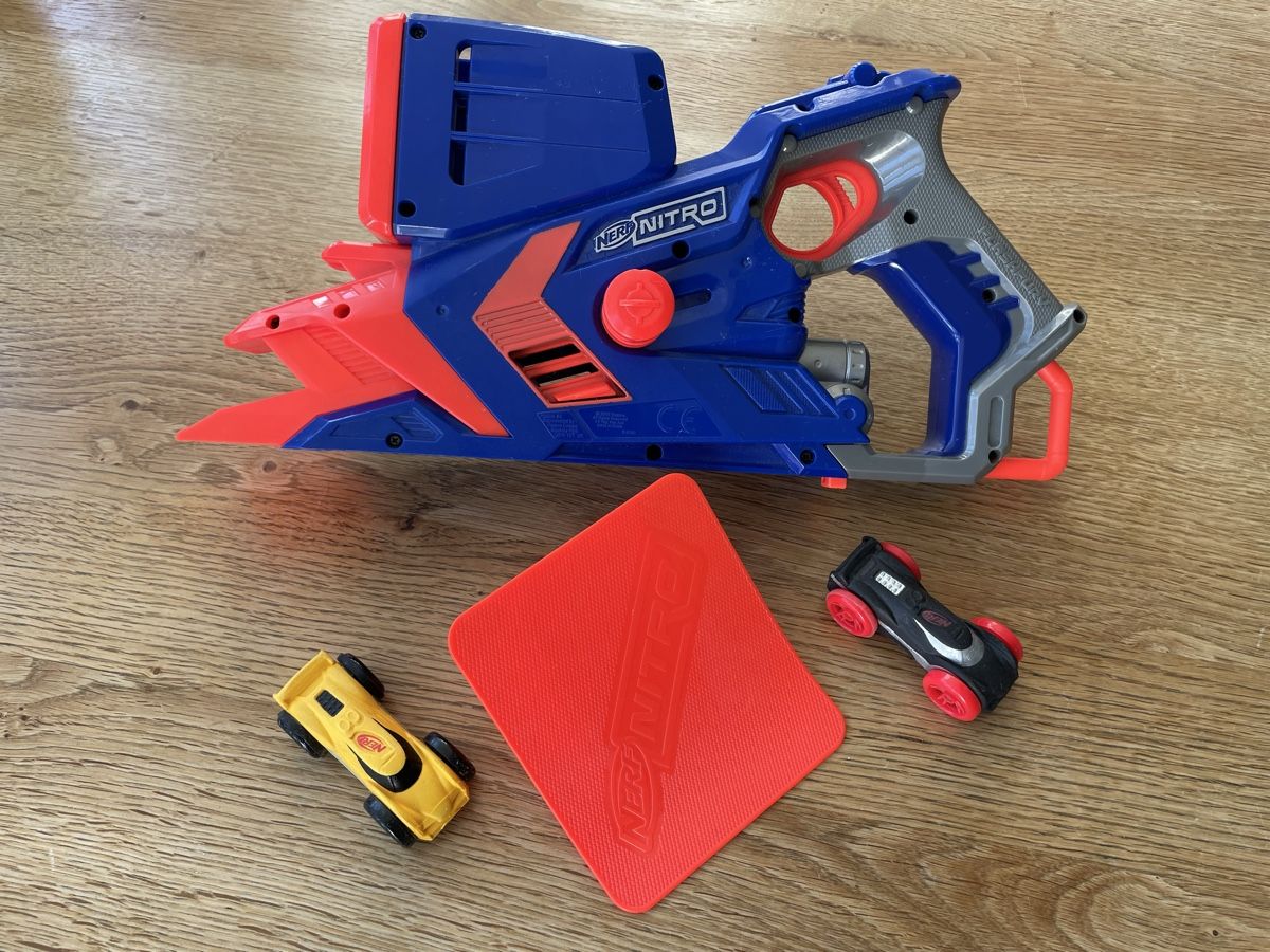 Nerf Giocattoli: Nerf Nitro mit zwei Rennwagen – Usato da Zürich venduto da piervier4 5