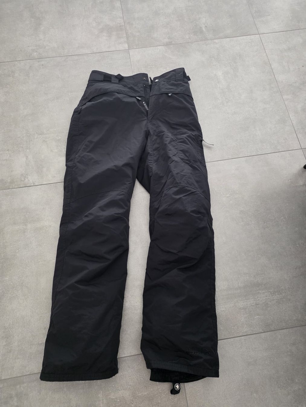 Skis: pantalon de ski  – D'occasion à Choëx par nicoo1
