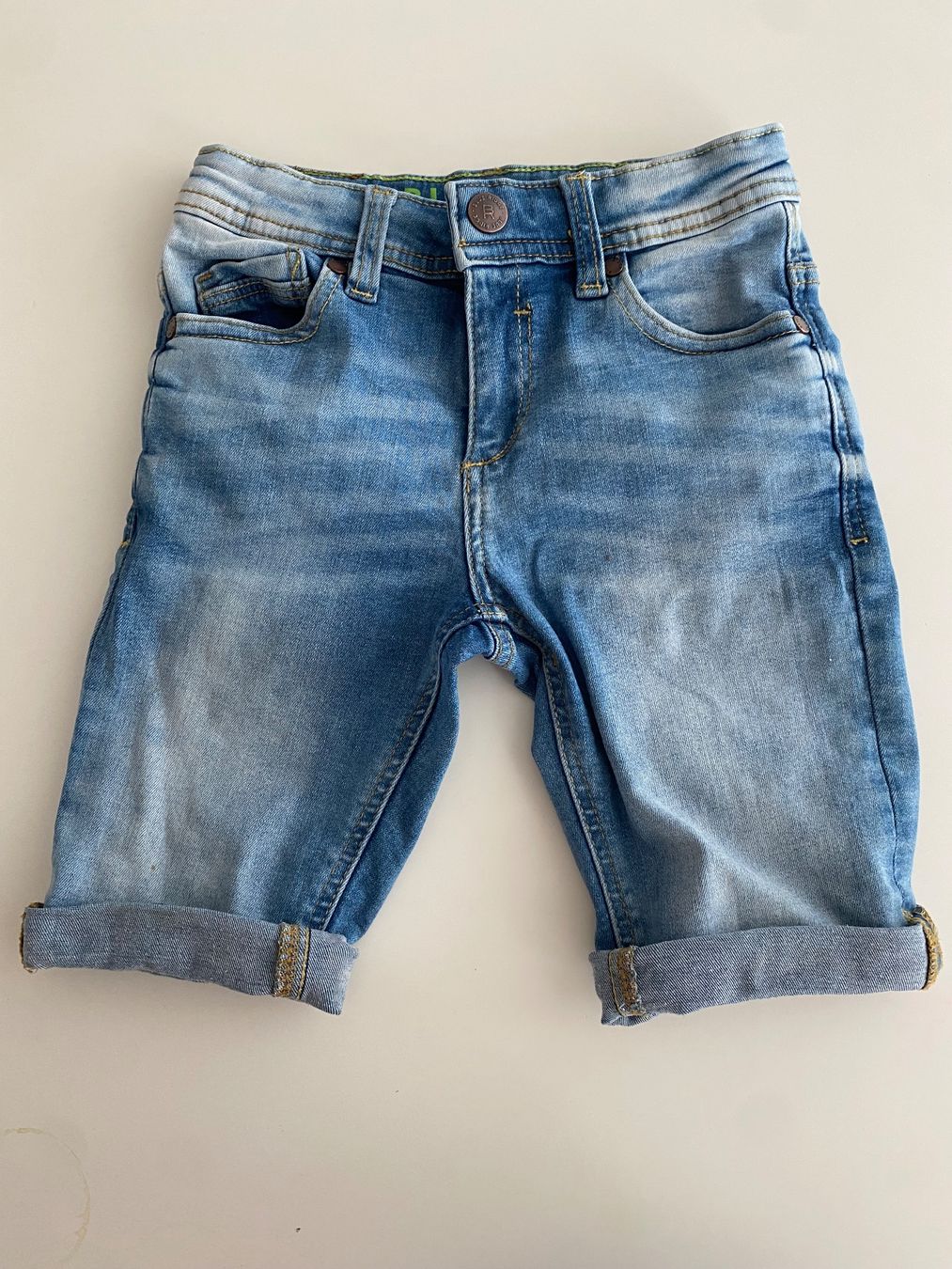 Hosen: Jeans kurze Hose 116 – Gebraucht aus Dübendorf von son_hy5t