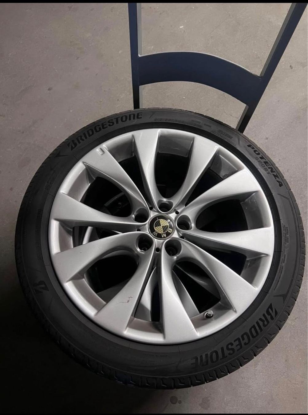 BMW Pneumatici & Ruote complete: X5 E70 Räder – Usato da Bilten venduto da Porsche037 1